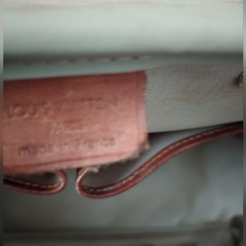 Louis Vuitton Bag - Picture 16 of 16